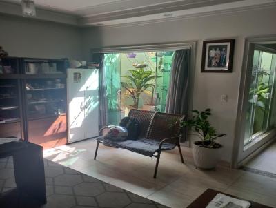 Casa para Venda, em Limeira, bairro Jardim Parque Novo Mundo, 3 dormit�rios, 2 banheiros, 1 su�te, 2 vagas